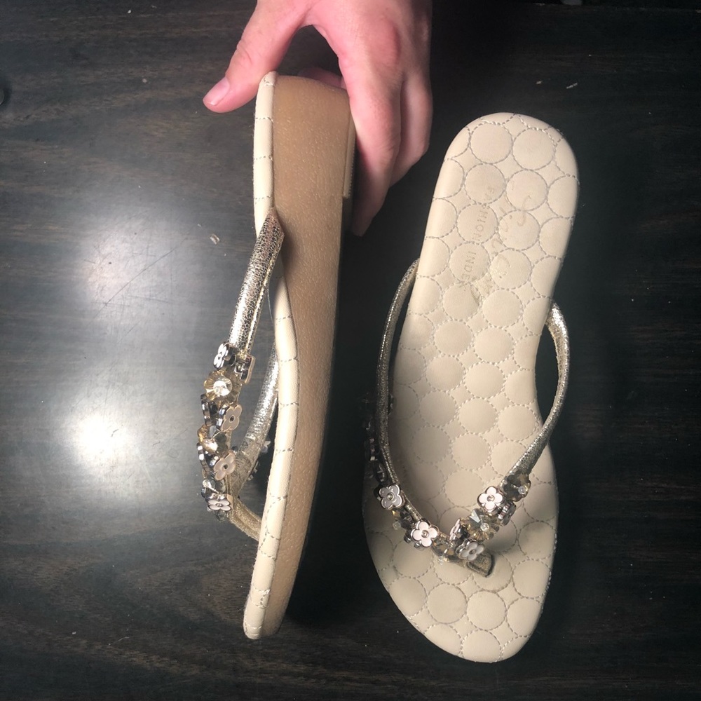 Cute flip flops with flower beads